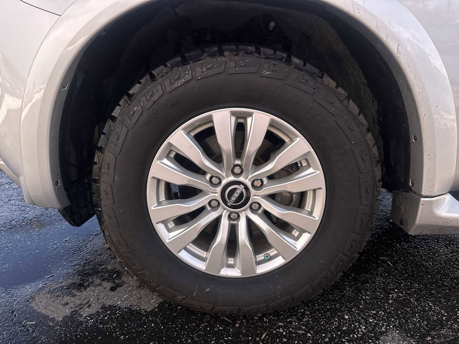 Used 2022 Nissan Armada SV image 17