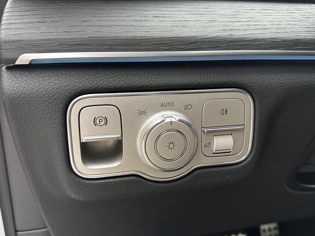 Certified 2026 Mercedes-Benz GLS 450 4MATIC image 35
