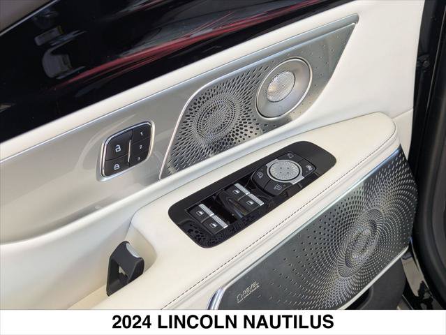 Used 2024 Lincoln Nautilus Black Label w/ Jet Appearance Package (87T) AWD/4WD image 12
