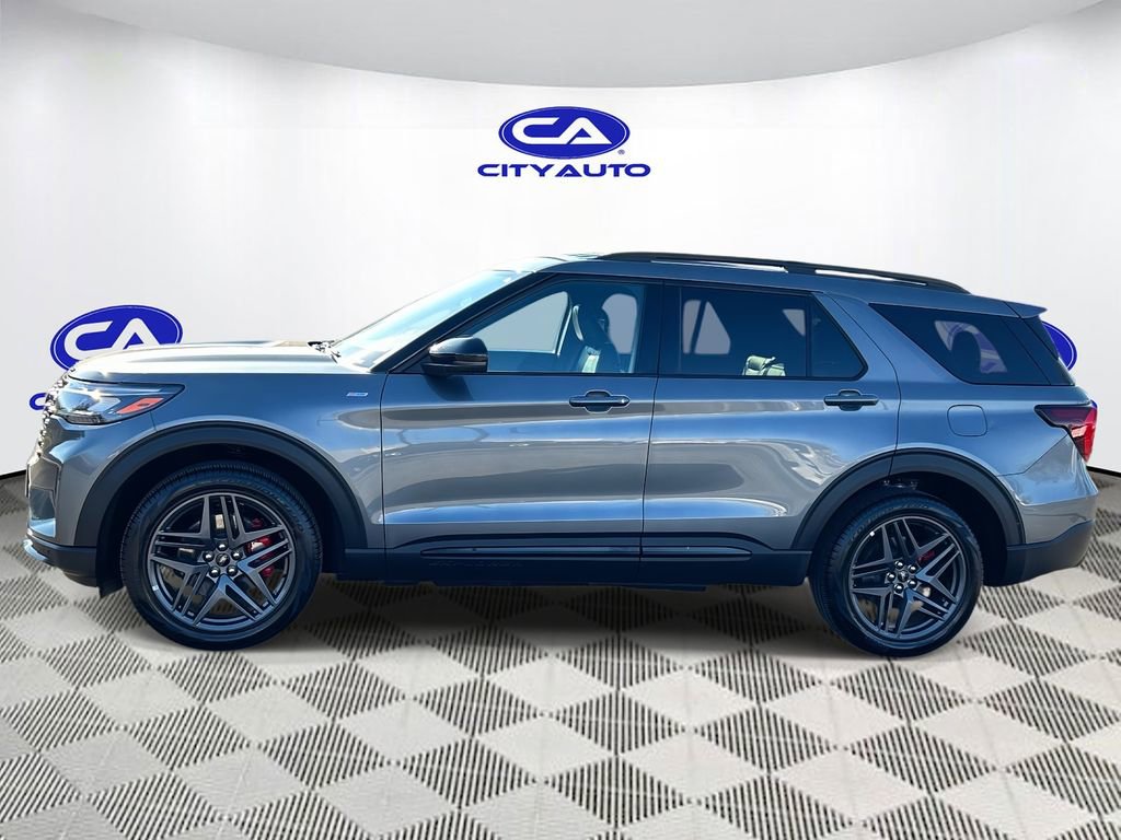 Used 2025 Ford Explorer ST-Line w/ ST-Line Street Pack image 7