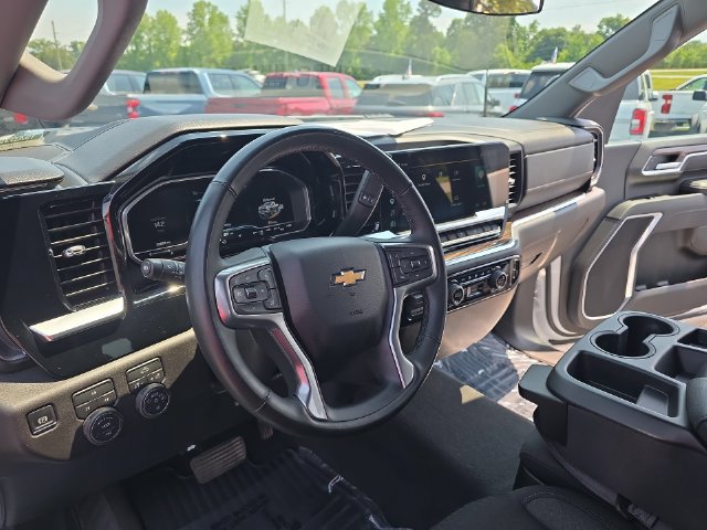 Used 2025 Chevrolet Silverado 2500 LT w/ Convenience Package AWD/4WD image 17