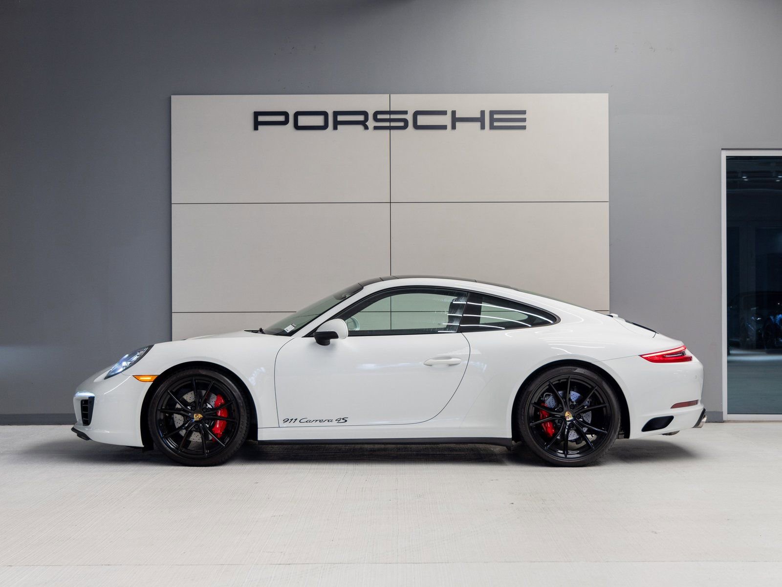 Certified 2019 Porsche 911 Carrera 4S AWD/4WD image 2