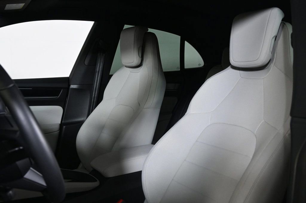 Certified 2025 Porsche Macan 4S Electric image 5