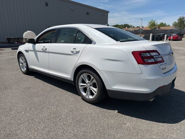 Used 2014 Ford Taurus SEL w/ Equipment Group 201A image 4