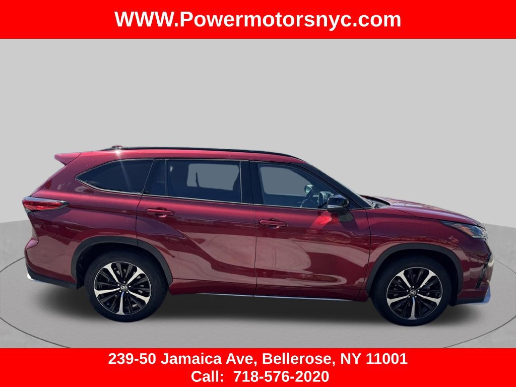 Used 2022 Toyota Highlander XSE FWD image 2