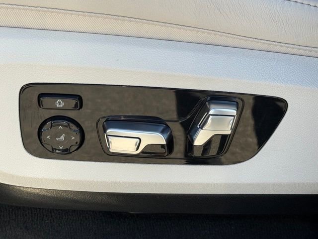 Used 2026 BMW X7 M60i image 21