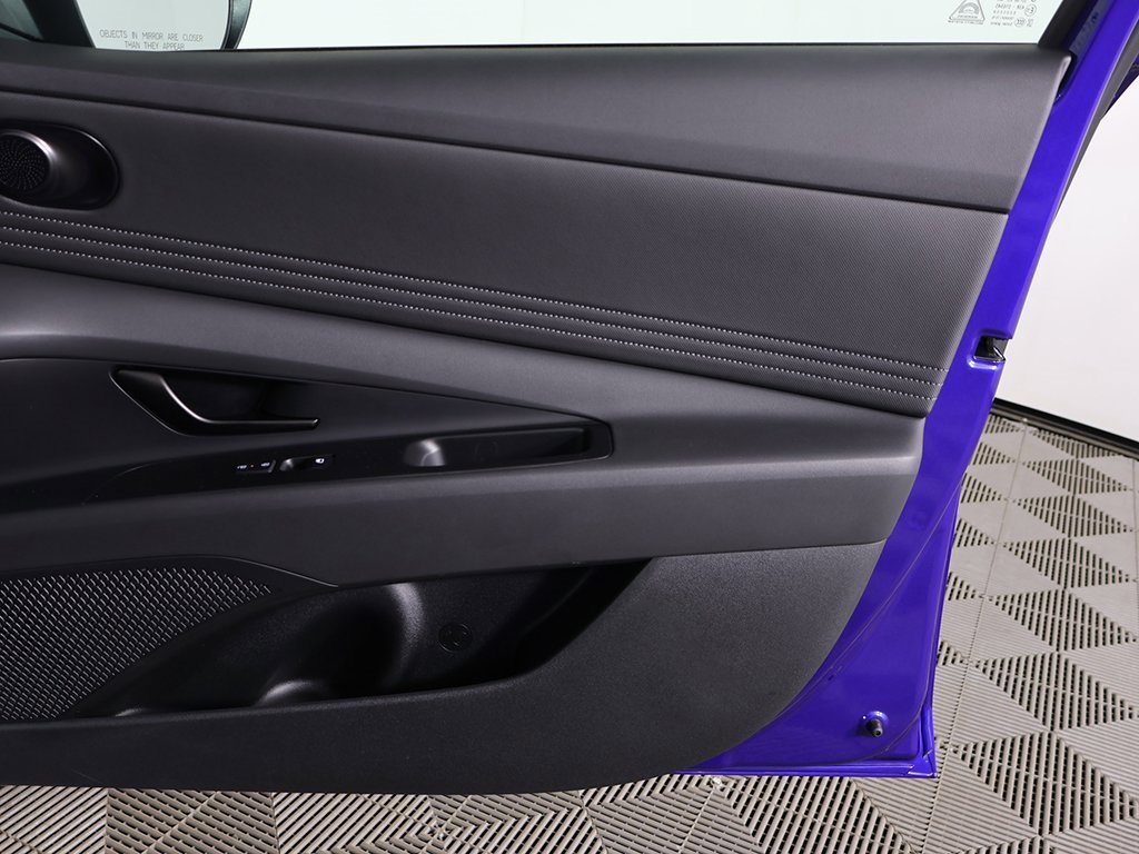 Certified 2025 Hyundai Elantra Sport image 19