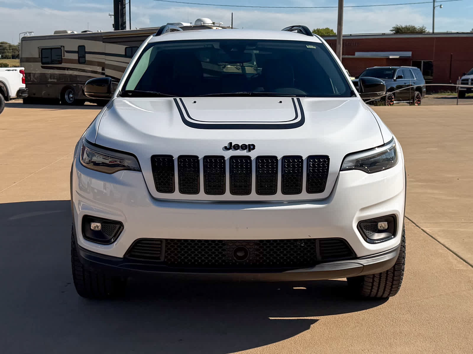 Used 2022 Jeep Cherokee Latitude image 2