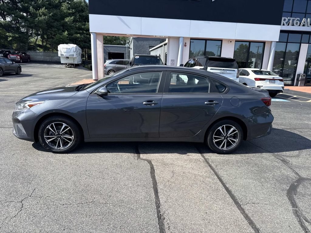 Used 2023 Kia Forte LXS FWD image 2