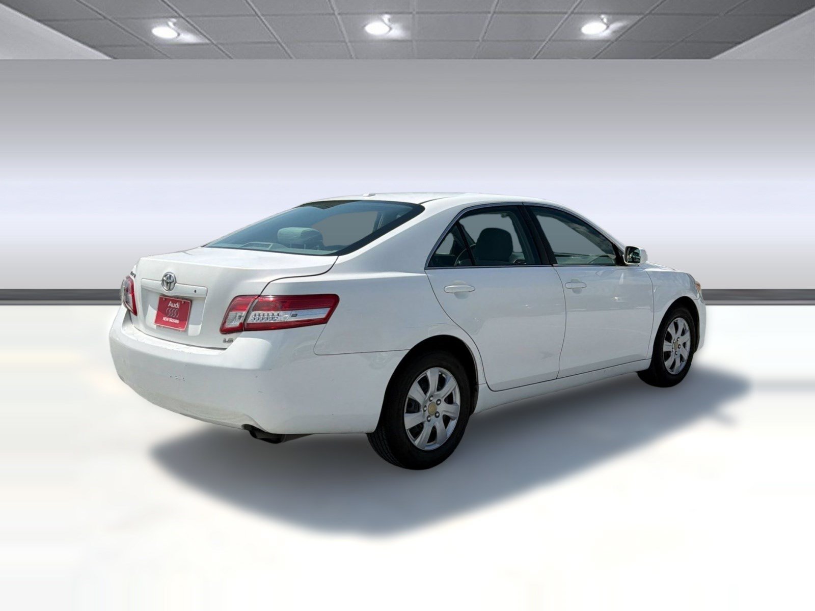 Used 2011 Toyota Camry LE FWD image 9