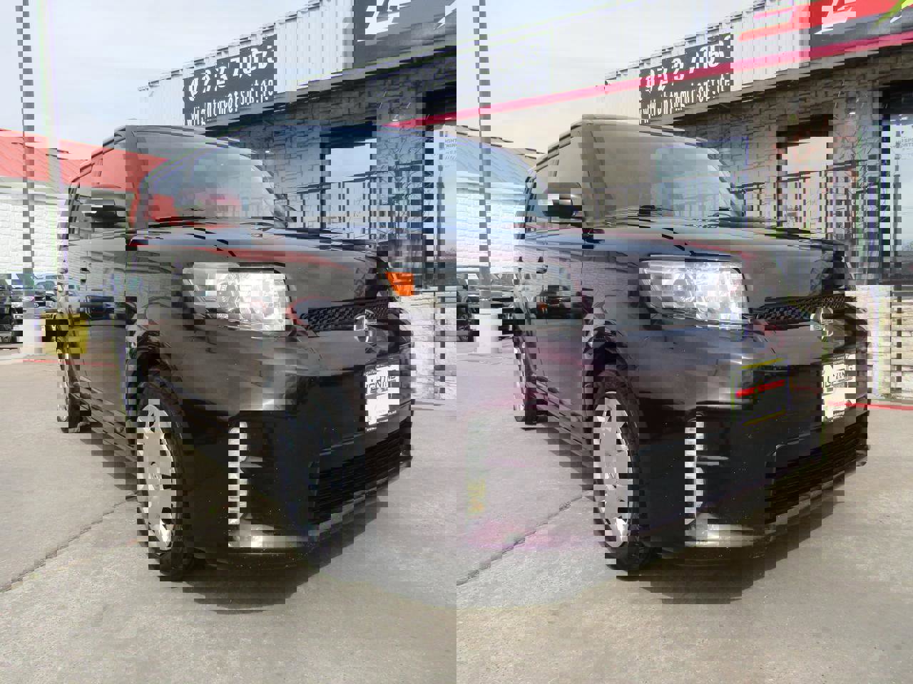 Used 2015 Scion xB image 4