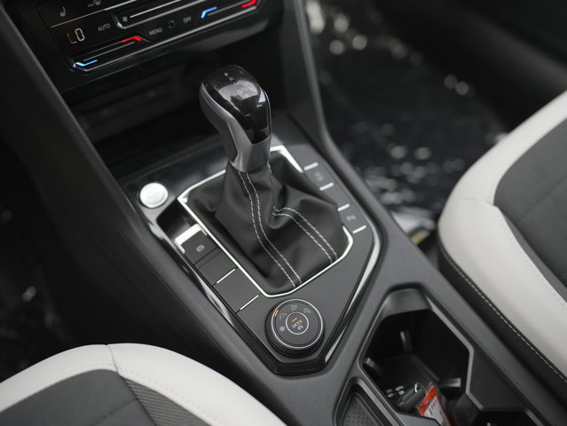 New 2025 Volkswagen Taos SE AWD/4WD image 15