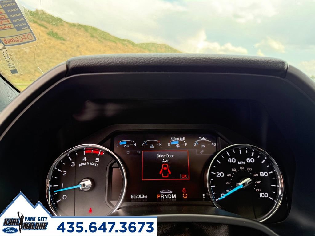Used 2022 Ford F350 Platinum w/ Tremor Off-Road Package AWD/4WD image 21