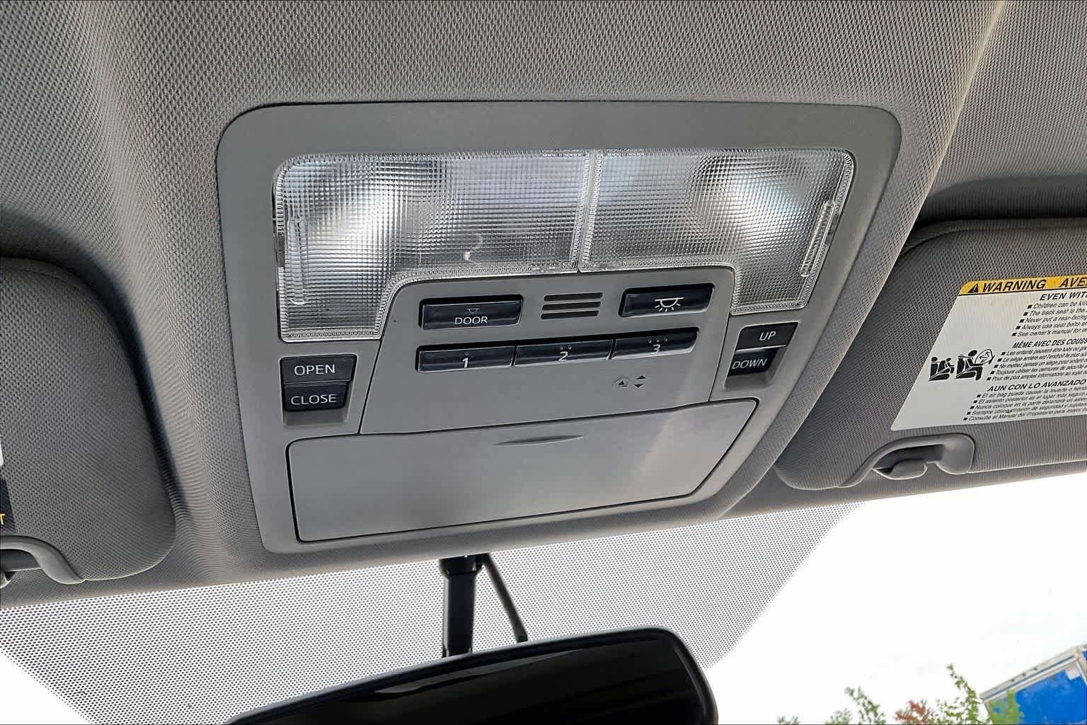 Used 2015 Toyota Highlander XLE AWD/4WD image 33