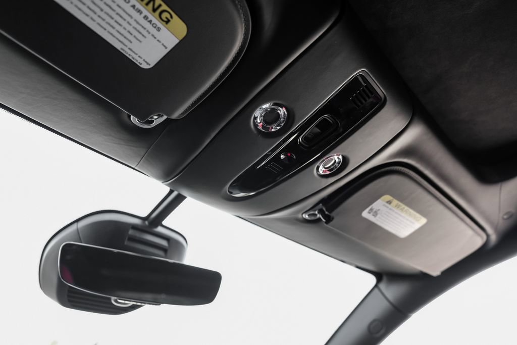 Used 2024 Aston Martin DBX 707 image 33