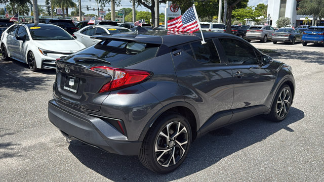 Used 2022 Toyota C-HR XLE FWD image 9