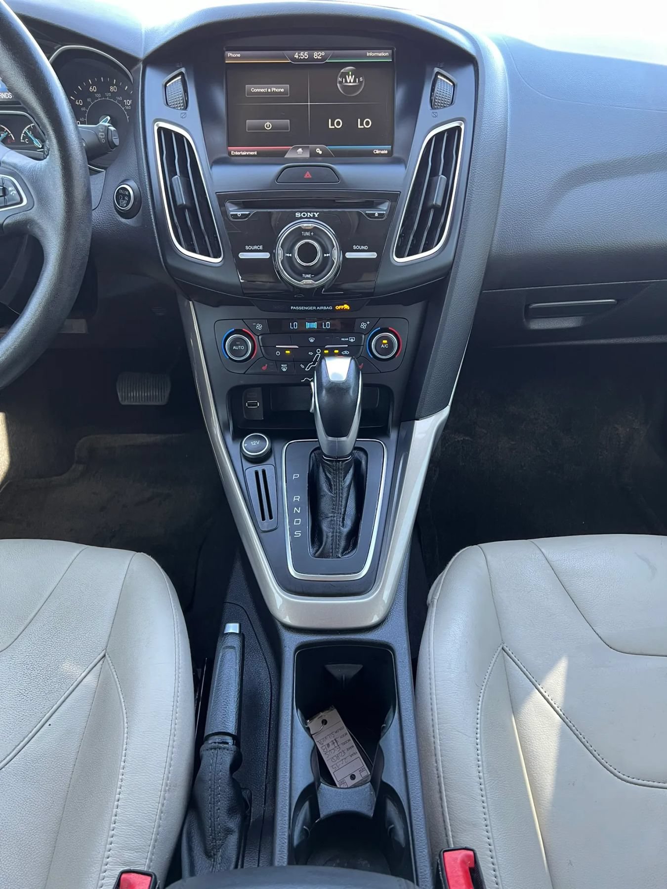 Used 2015 Ford Focus Titanium FWD image 13