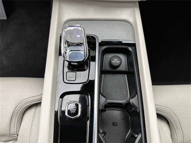 Certified 2023 Volvo XC60 B5 Ultimate w/ Climate Package image 20