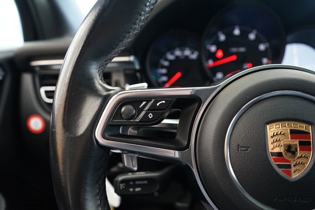 Used 2019 Porsche Macan image 32