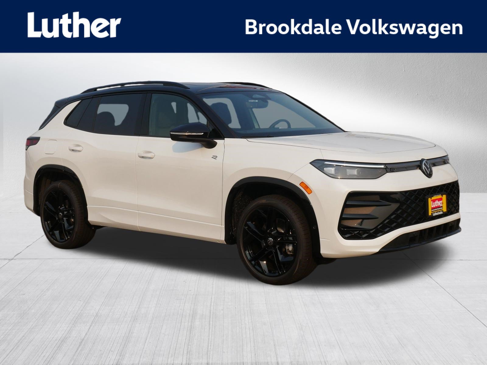 New 2026 Volkswagen Tiguan SE R-Line AWD/4WD image 1