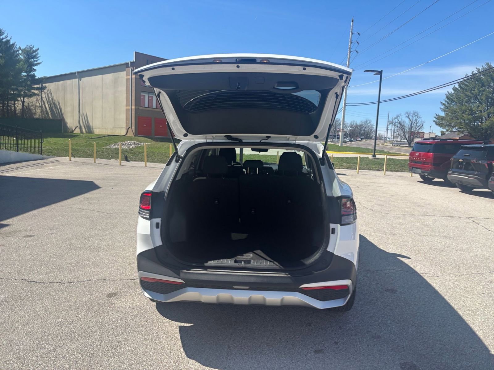 Used 2025 Kia Sportage LX image 29