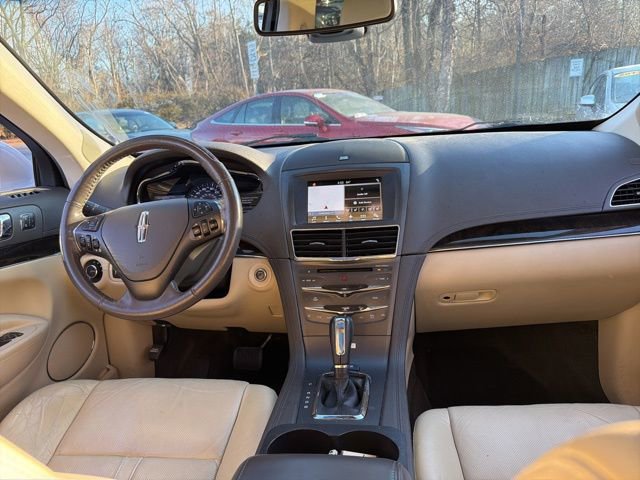 Used 2018 Lincoln MKT AWD w/ Technology Package image 16