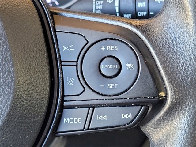 Used 2020 Toyota RAV4 XLE image 30