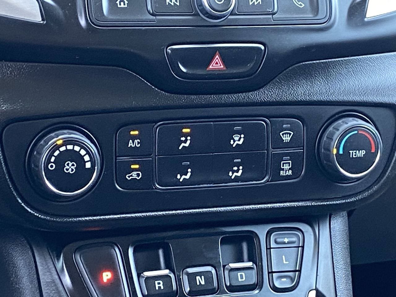 Used 2020 GMC Terrain SLE FWD image 28