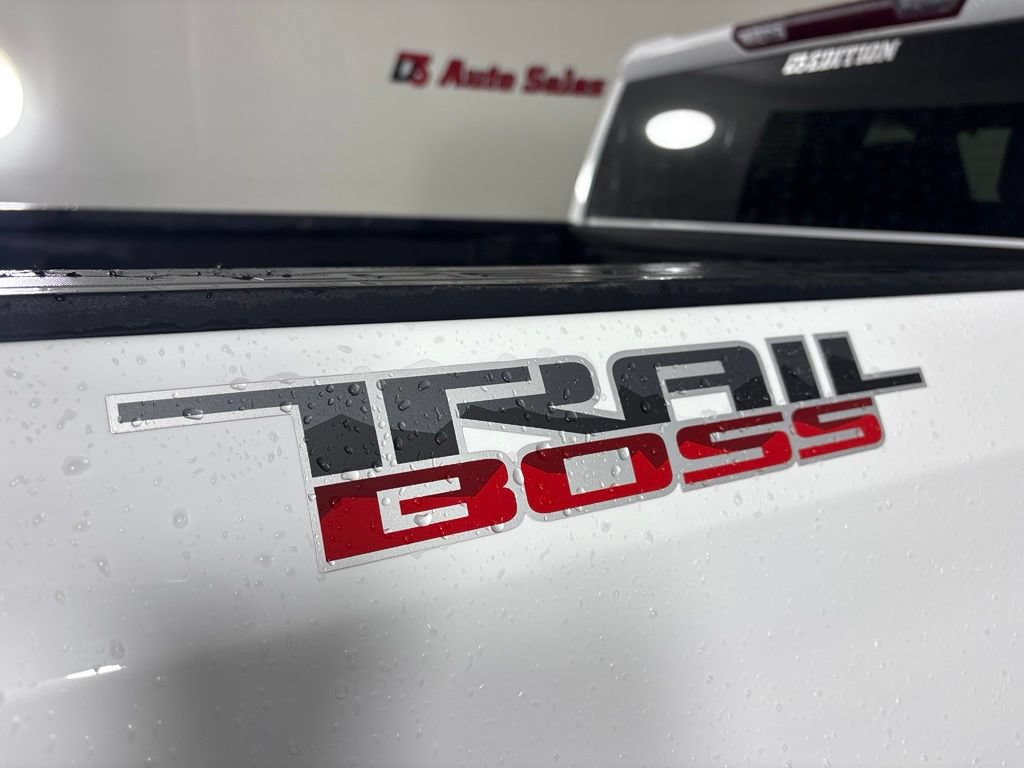 Used 2024 Chevrolet Silverado 1500 LT Trail Boss w/ Protection Package AWD/4WD image 11