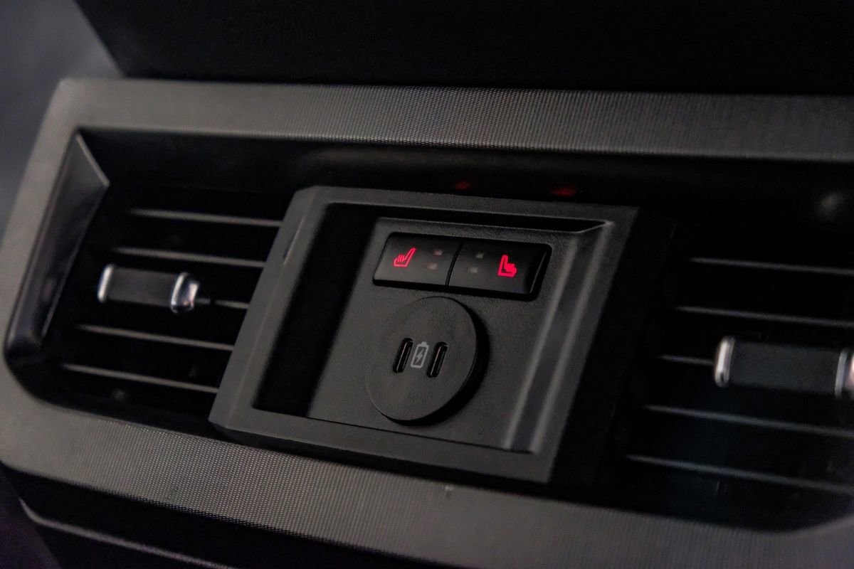 Used 2024 Ford F350 Platinum image 32