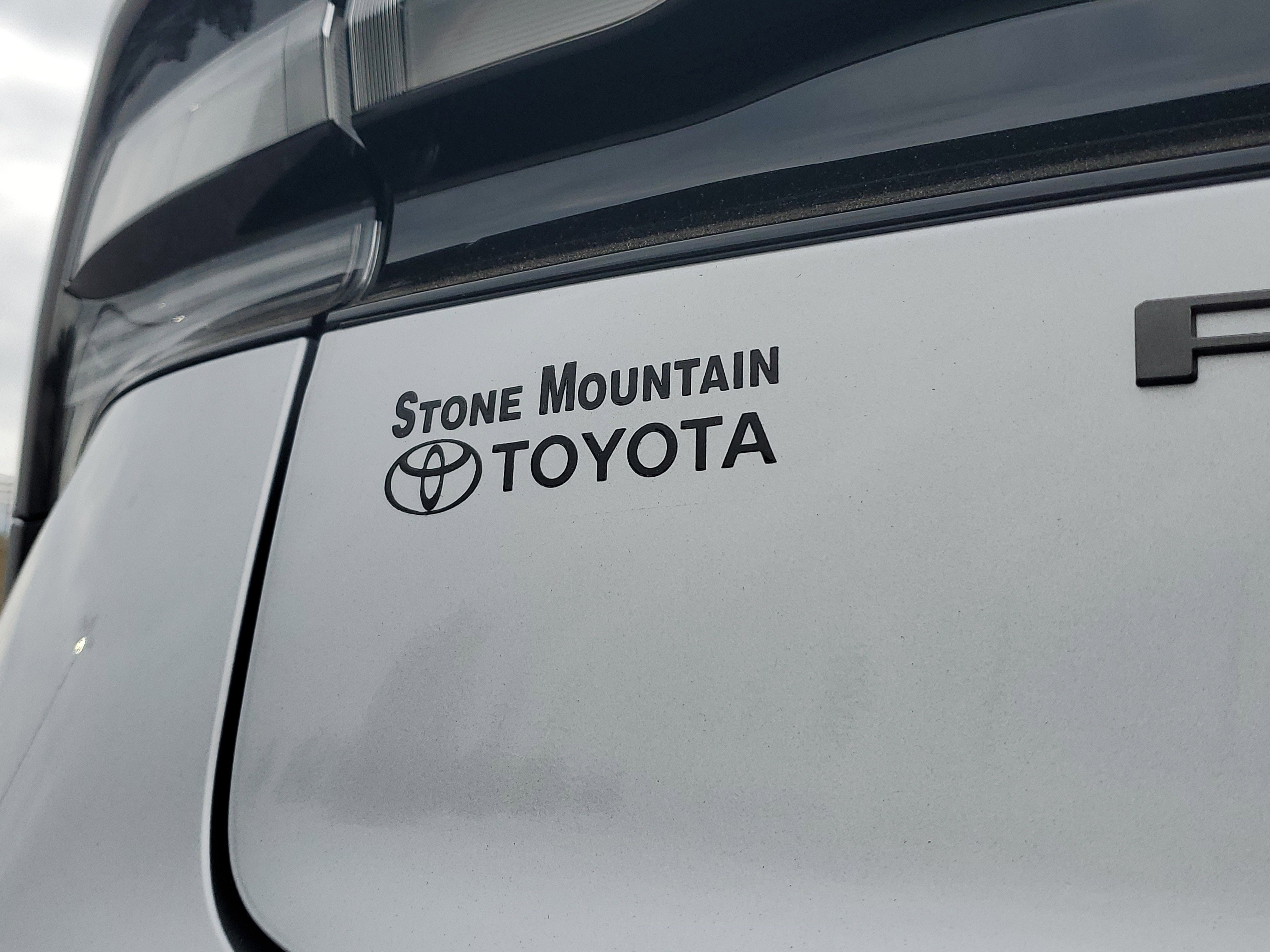 New 2026 Toyota Prius Plug-In Hybrid FWD image 8