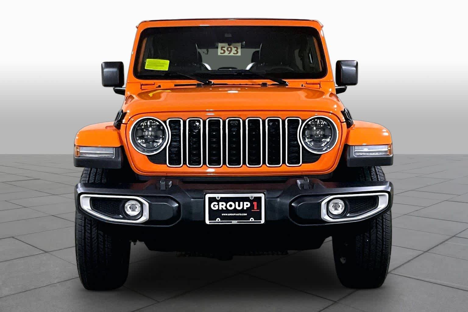 Used 2025 Jeep Wrangler Unlimited Sahara AWD/4WD image 3