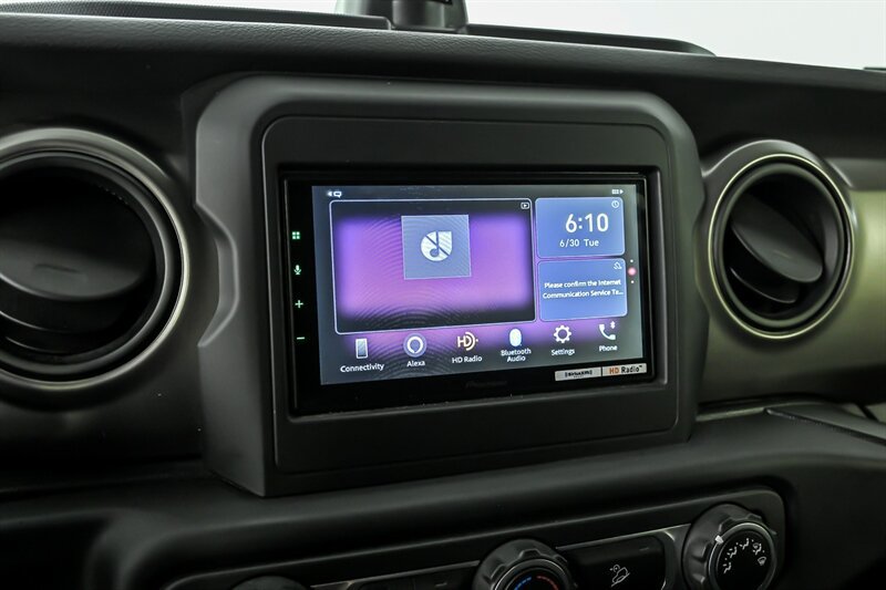 Used 2018 Jeep Wrangler Unlimited Sport AWD/4WD image 23