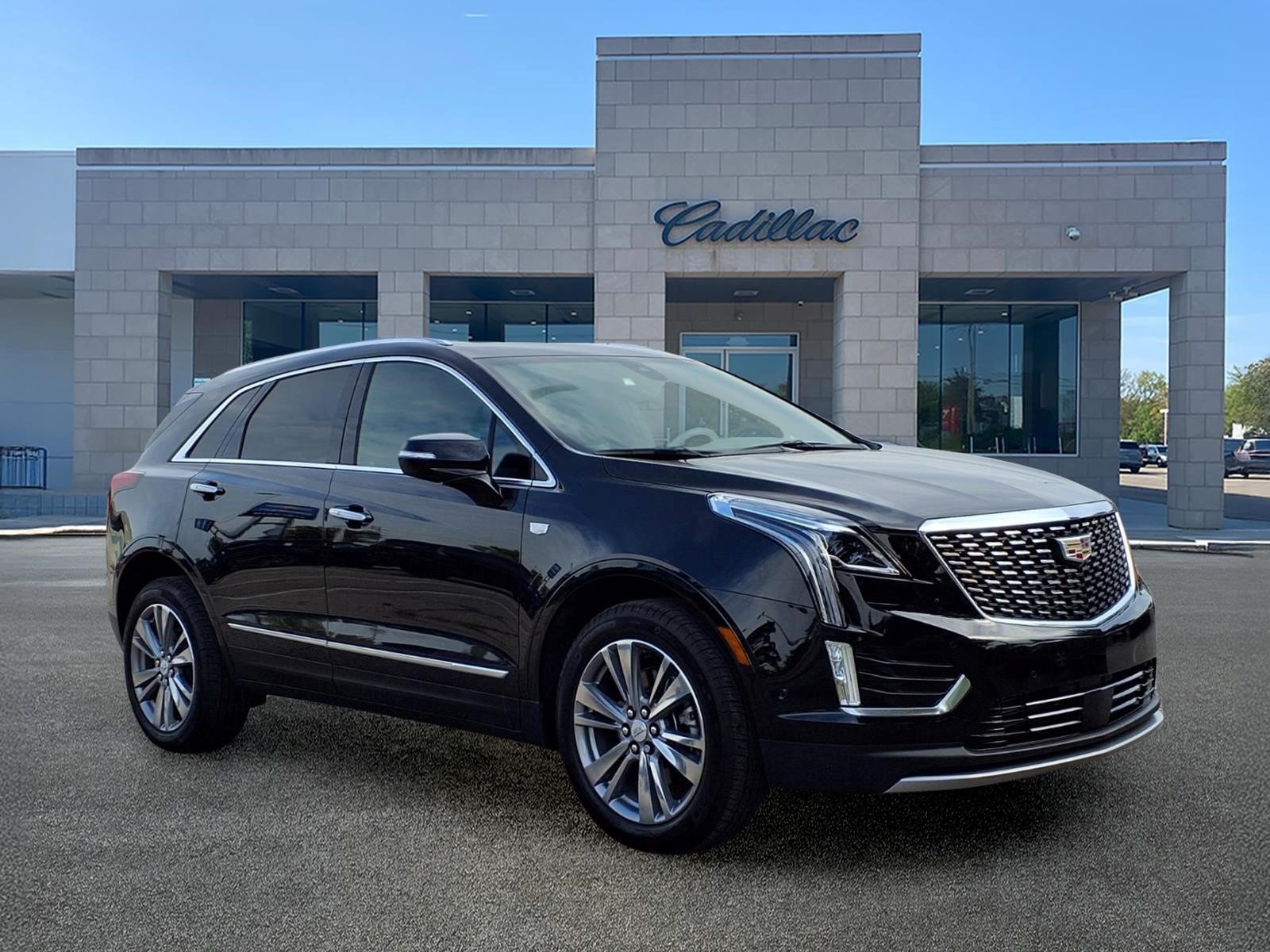 New 2026 Cadillac XT5 Premium Luxury w/ Driver Assist Package AWD/4WD image 3