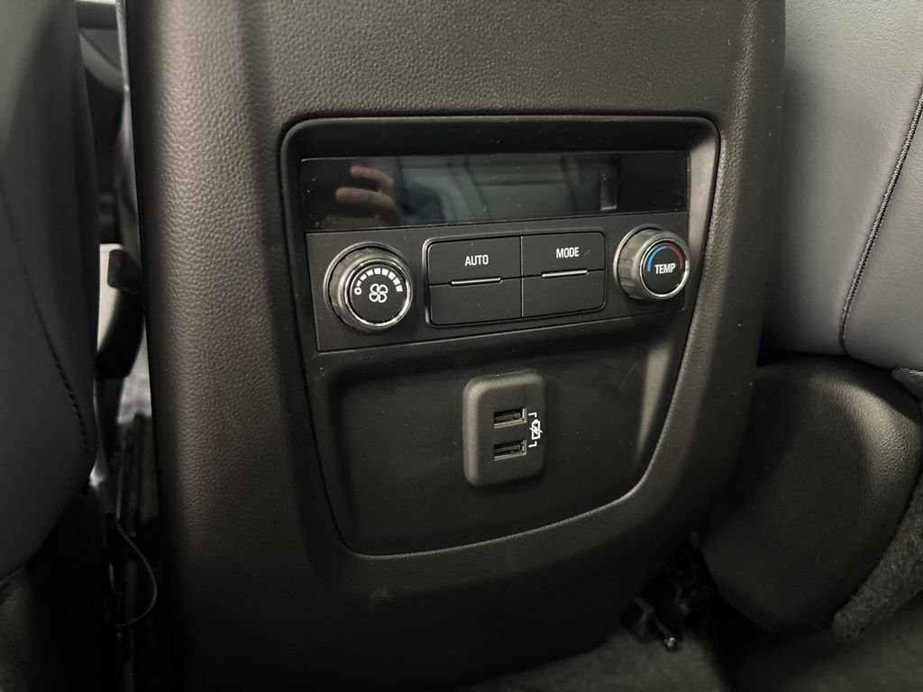 Used 2023 Buick Enclave Essence w/ Experience Buick Package AWD/4WD image 43