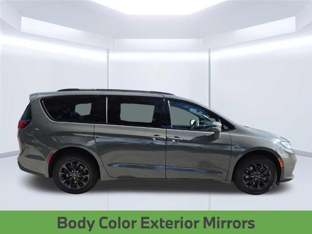 Used 2021 Chrysler Pacifica Limited w/ S Appearance Package AWD/4WD image 8