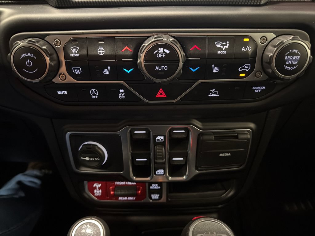 Used 2023 Jeep Gladiator Rubicon w/ Dual Top Group AWD/4WD image 11