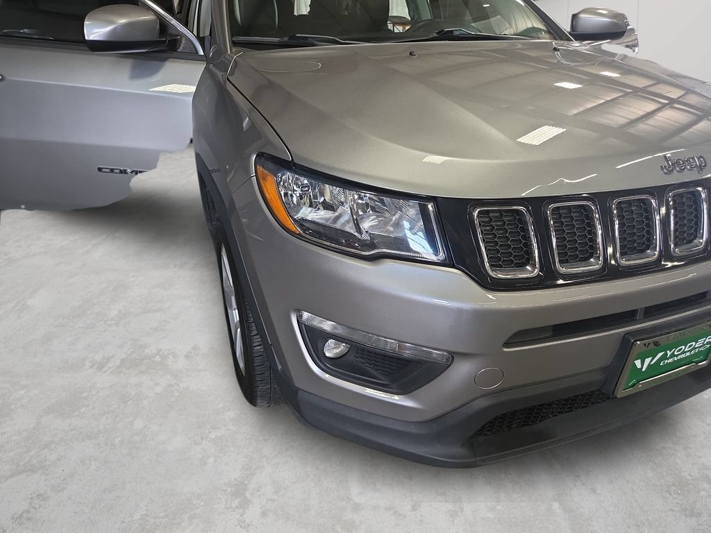 Used 2018 Jeep Compass Latitude w/ Cold Weather Group AWD/4WD image 54