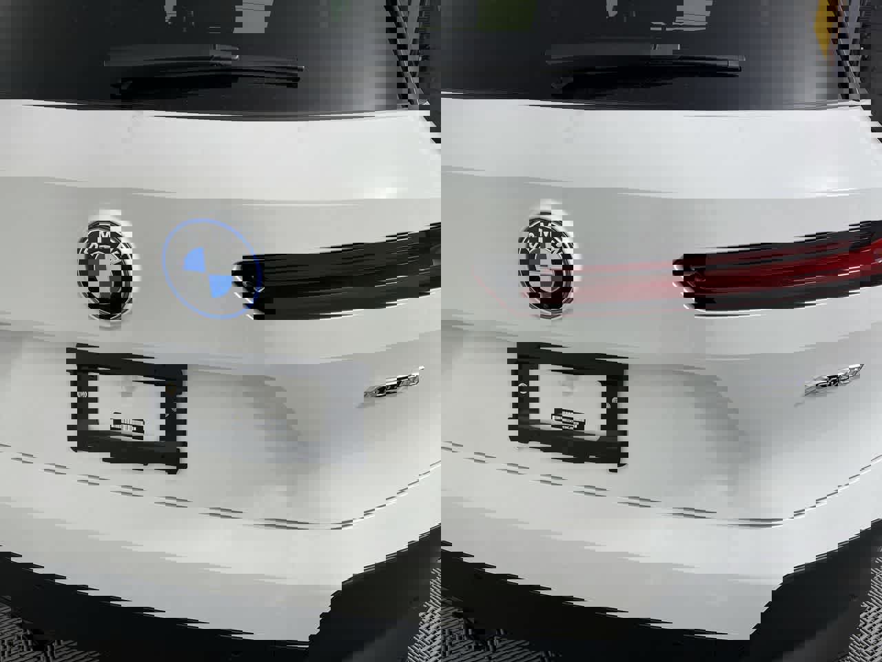 New 2022 BMW iX xDrive50 w/ Convenience Package image 28