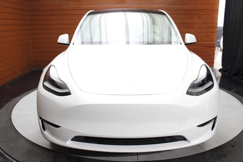 Used 2023 Tesla Model Y Long Range AWD/4WD image 2