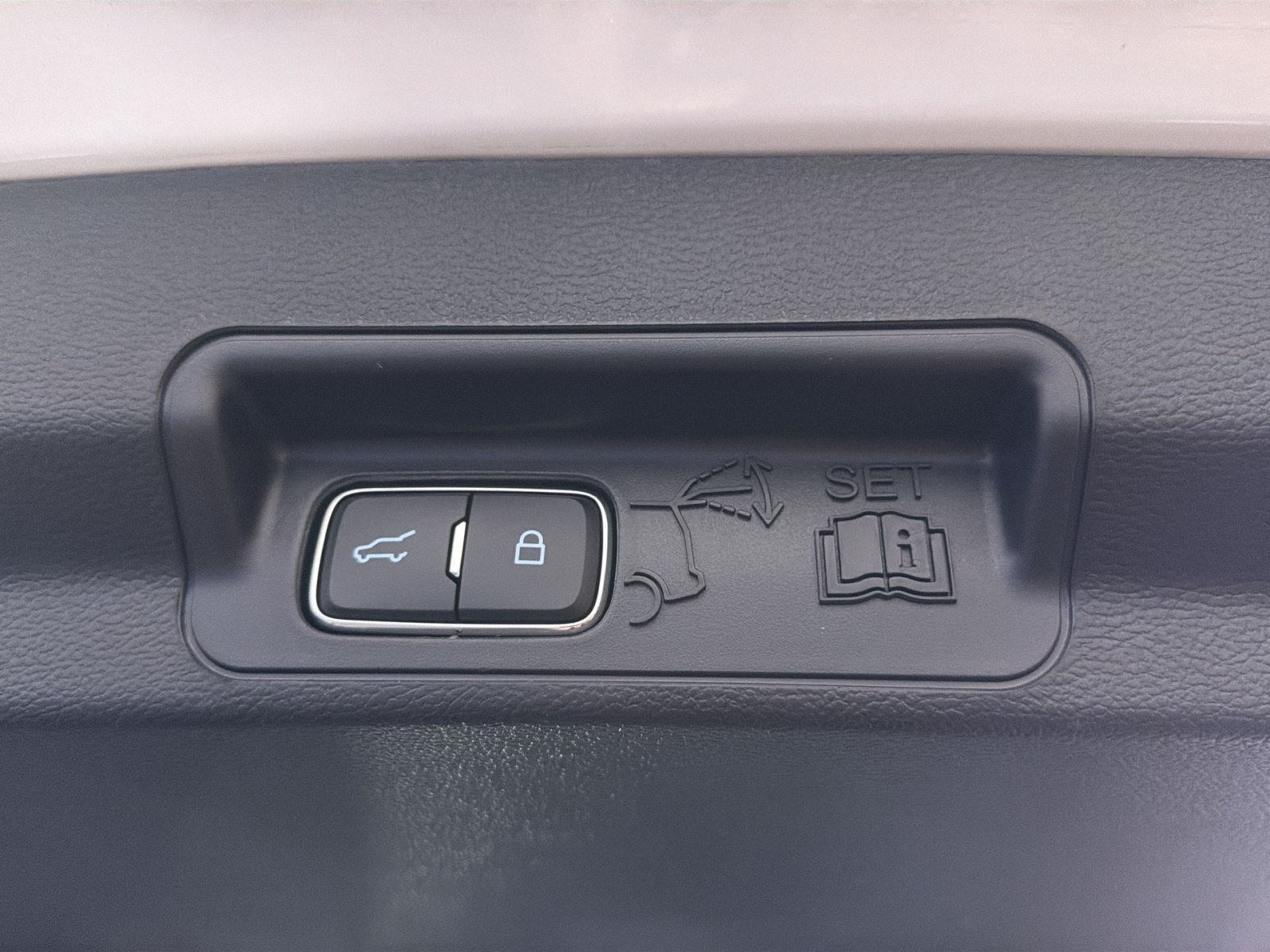 New 2026 Ford Explorer Active AWD/4WD image 31