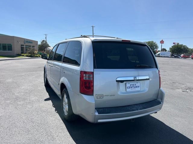 Used 2008 Dodge Grand Caravan SXT w/ Entertainment Group 2 FWD image 10