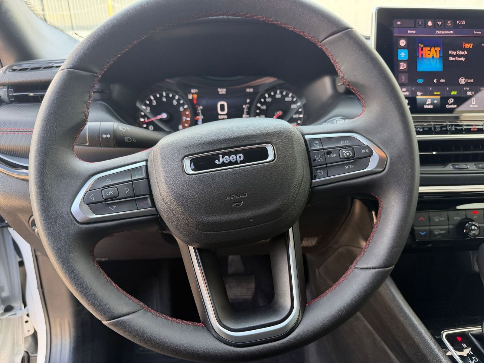 Used 2025 Jeep Compass Trailhawk AWD/4WD image 27