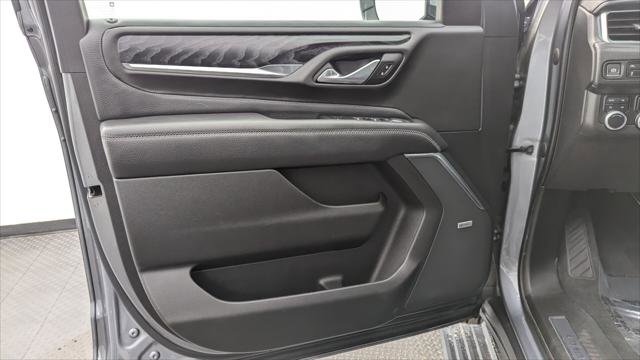 Used 2021 GMC Yukon XL Denali w/ Denali Premium Package image 13