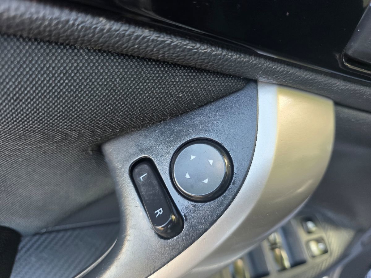 Used 2018 Mitsubishi Eclipse Cross LE image 39