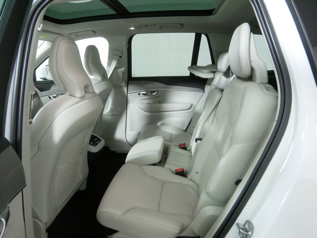 Used 2023 Volvo XC90 B6 Plus AWD/4WD image 22