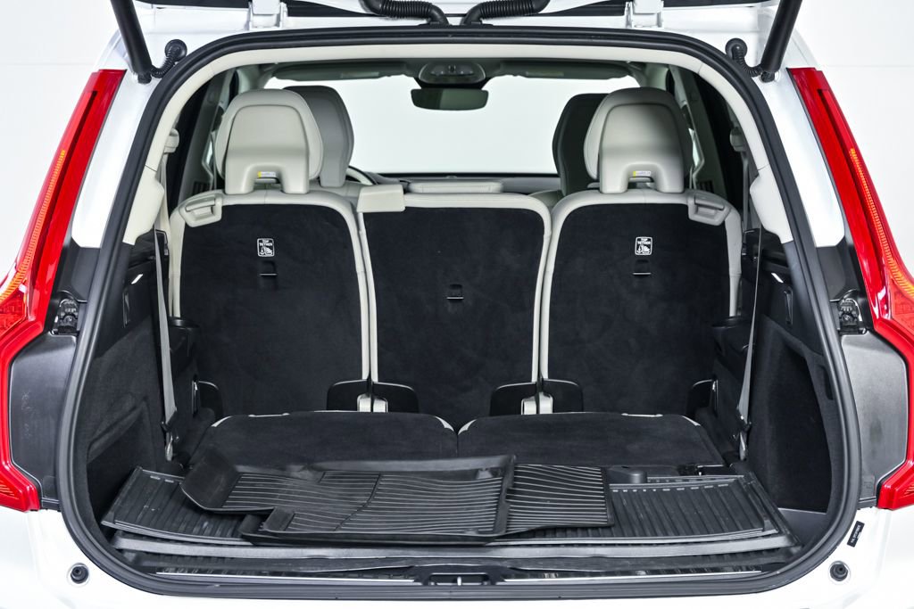 Certified 2024 Volvo XC90 B5 Plus w/ Protection Package Premier image 33