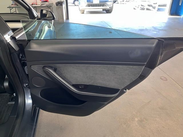 Used 2023 Tesla Model 3 Standard Range image 15