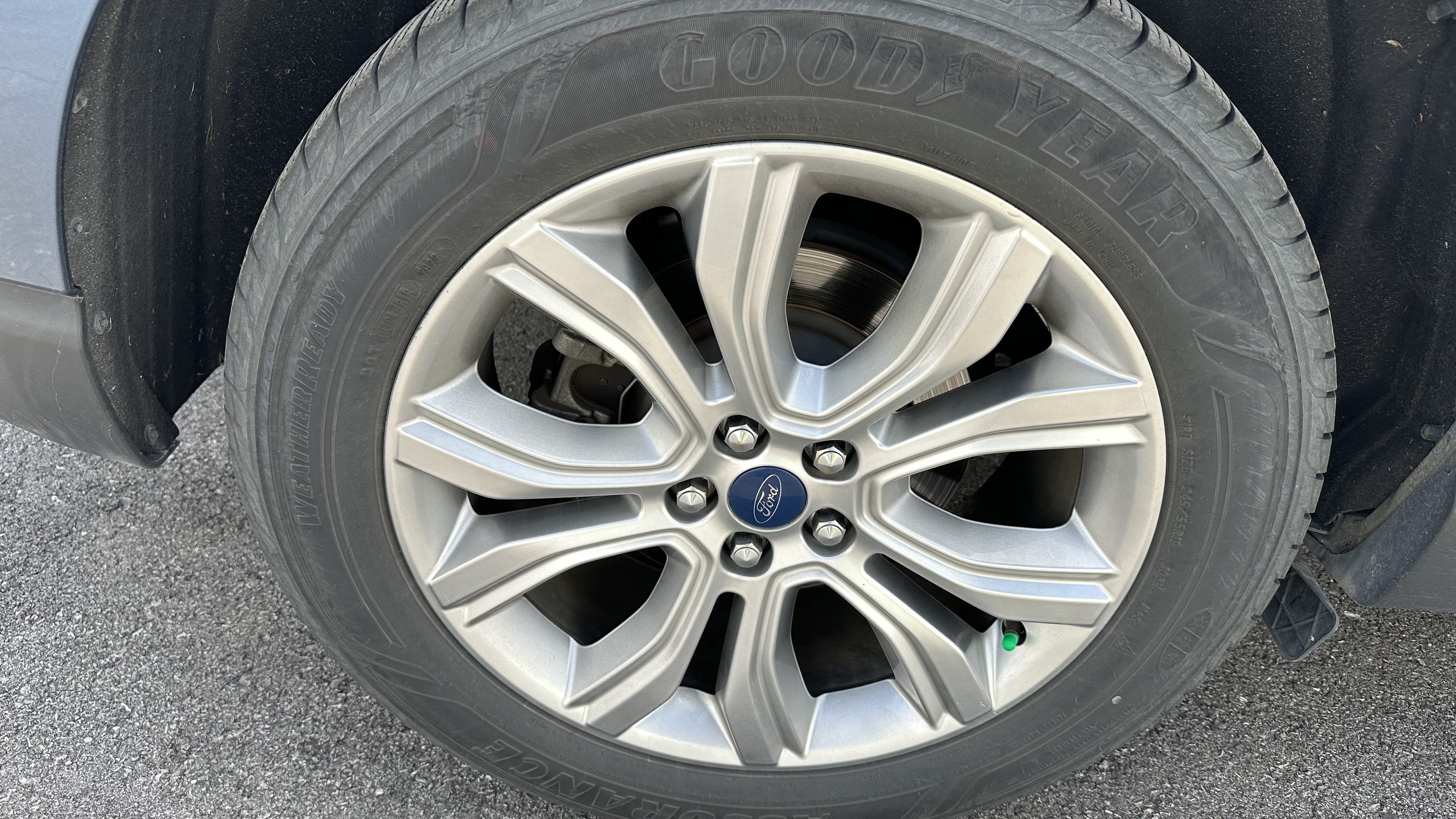 Used 2019 Ford Edge Titanium w/ Equipment Group 301A AWD/4WD image 15