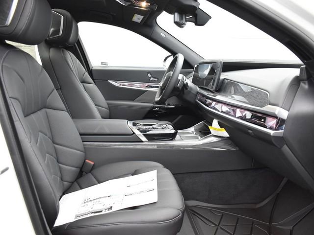 Certified 2024 BMW 750e xDrive w/ Executive Package AWD/4WD image 12